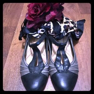 Earth Retro Heels